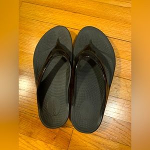Oofos women’s sandals, size 10